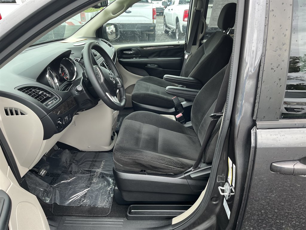 2016 Dodge Grand Caravan SE photo