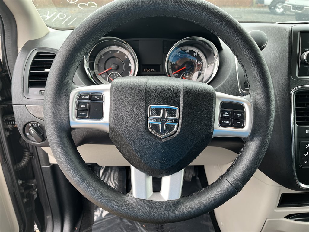 2016 Dodge Grand Caravan SE photo