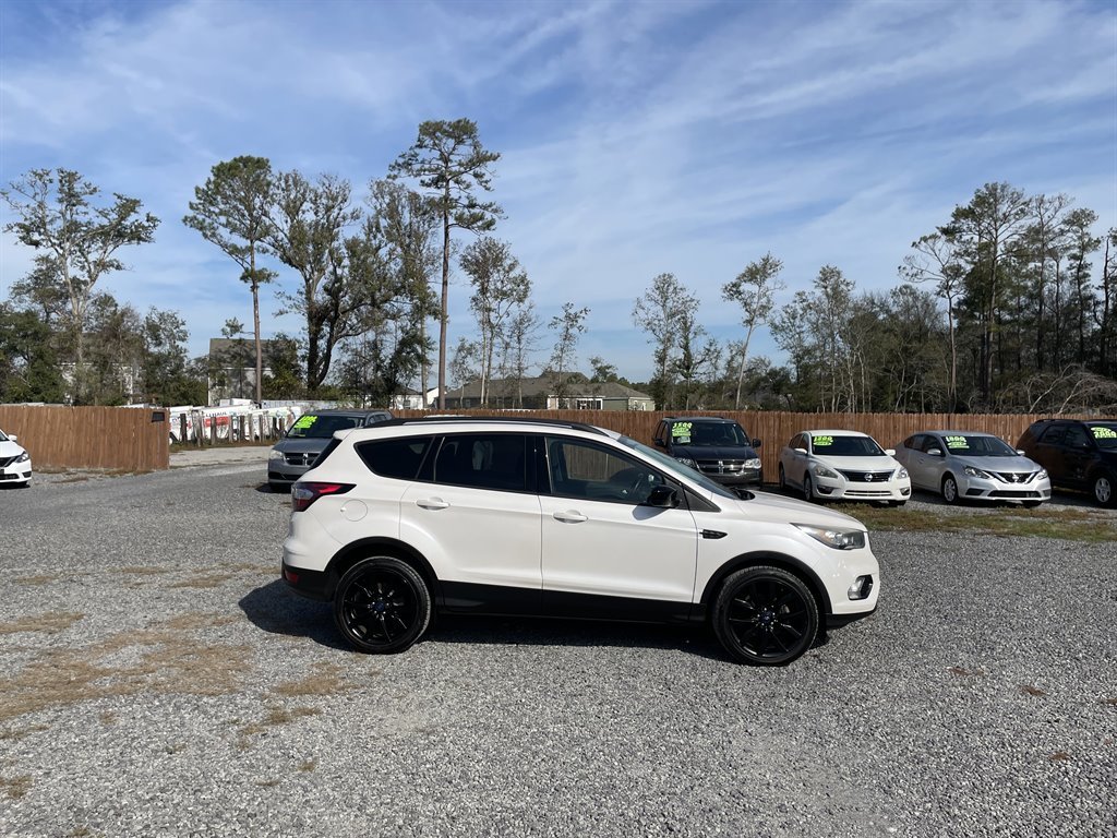 2017 Ford Escape SE photo