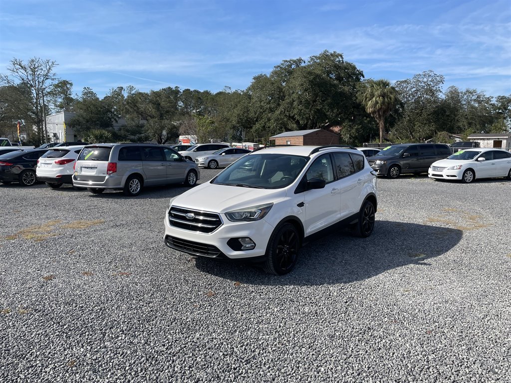 2017 Ford Escape SE photo