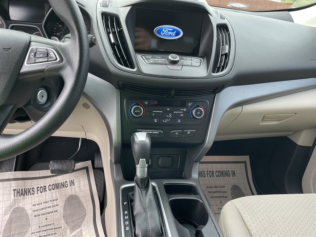 2017 Ford Escape SE photo