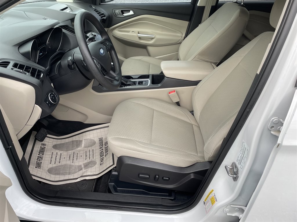 2017 Ford Escape SE photo