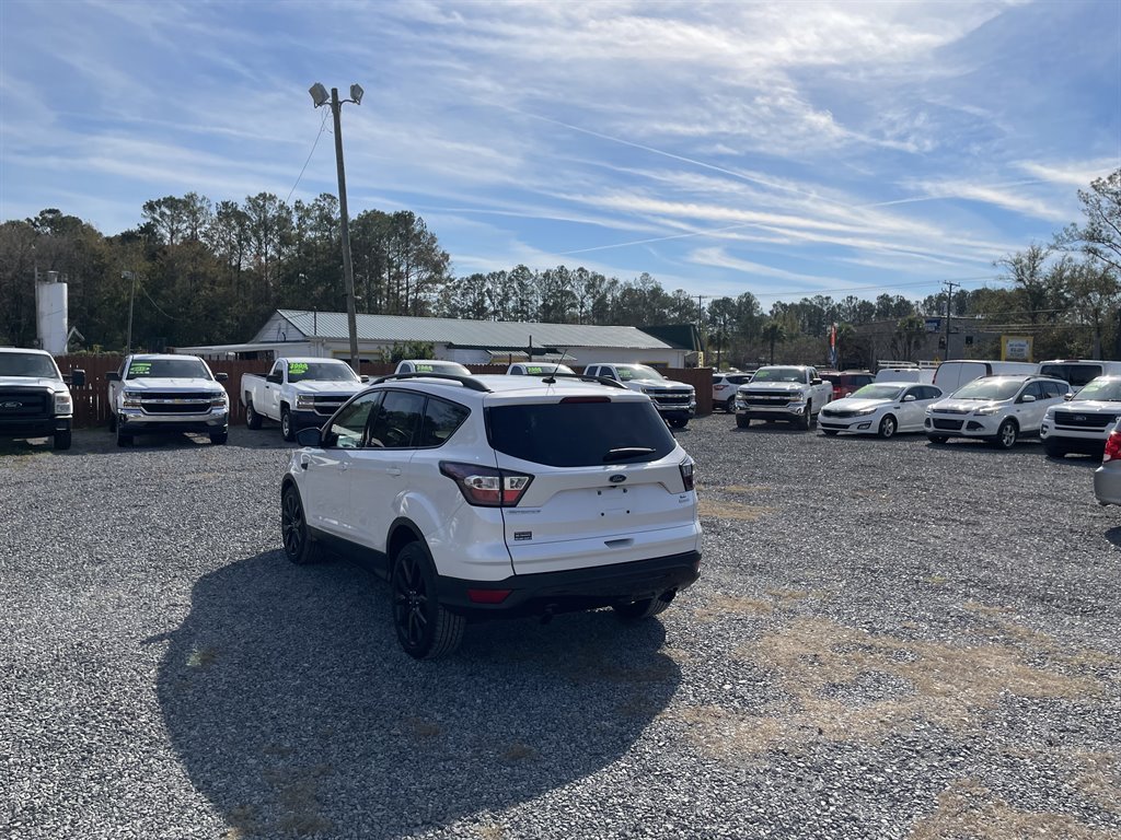 2017 Ford Escape SE photo