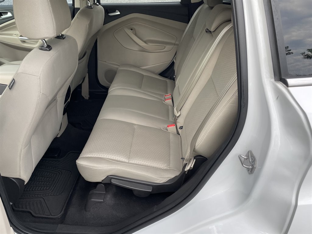 2017 Ford Escape SE photo
