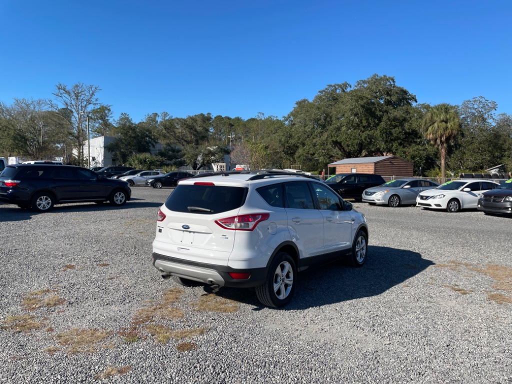 2016 Ford Escape SE photo