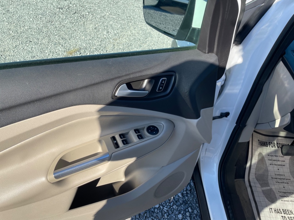 2016 Ford Escape SE photo