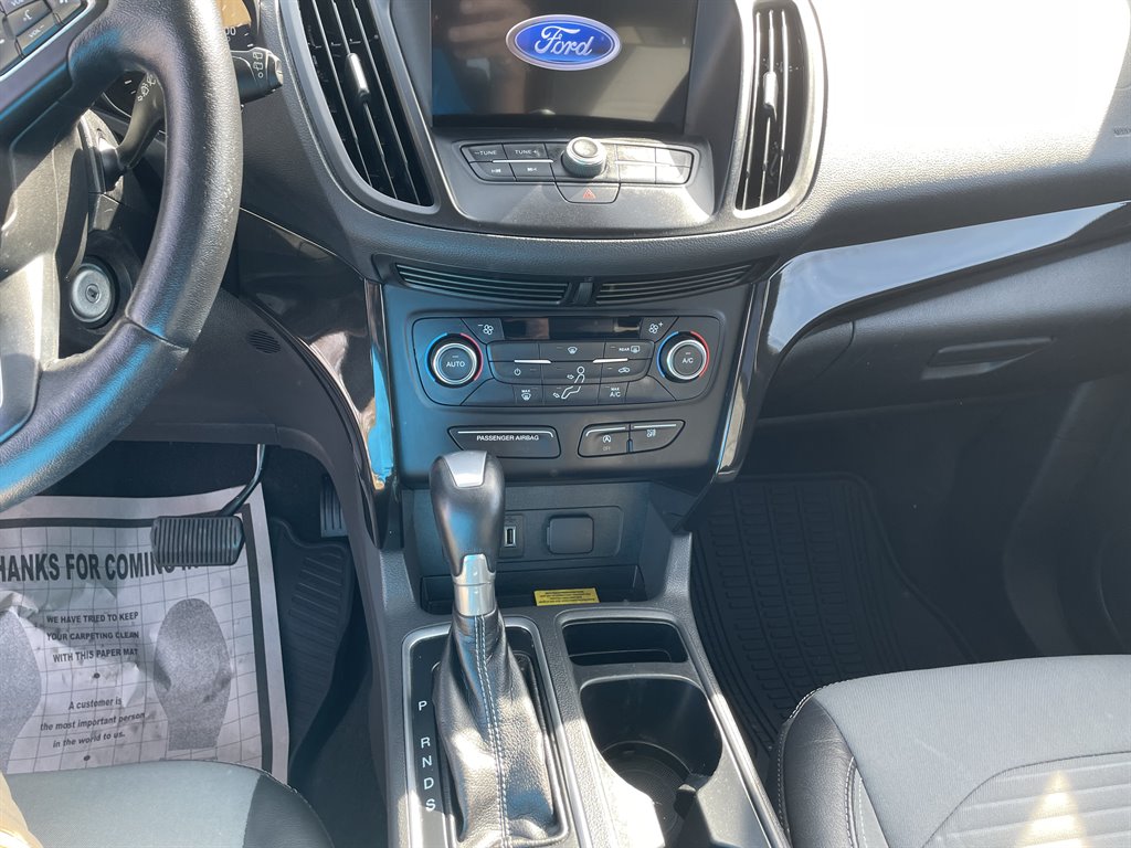 2017 Ford Escape SE photo