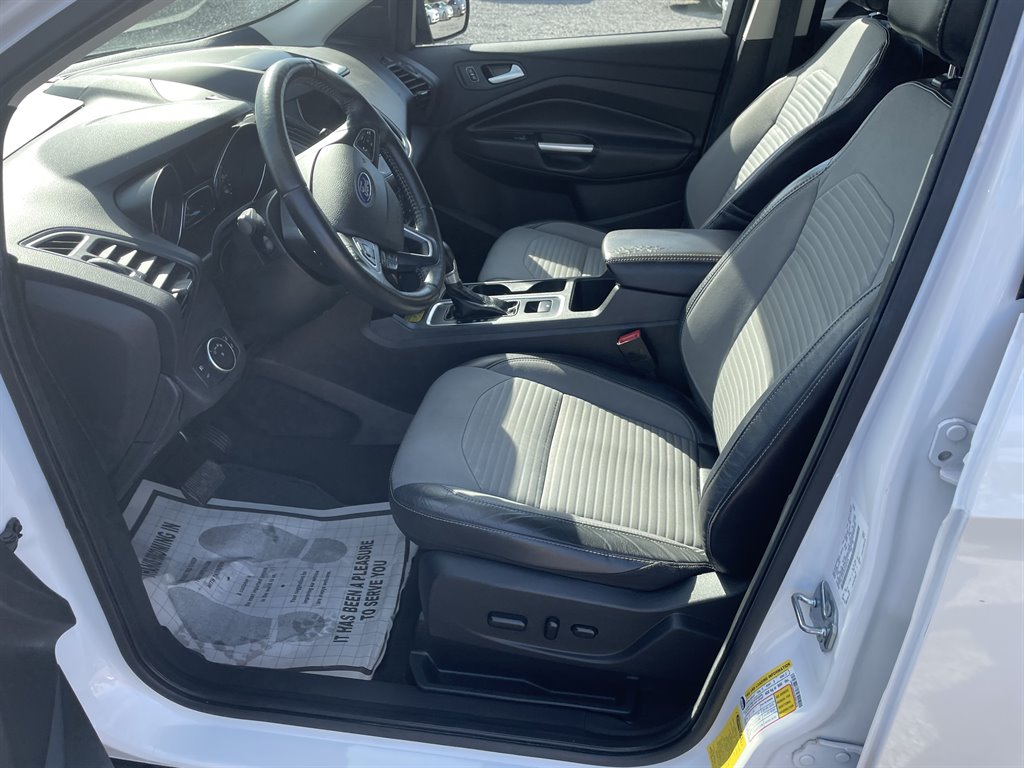 2017 Ford Escape SE photo