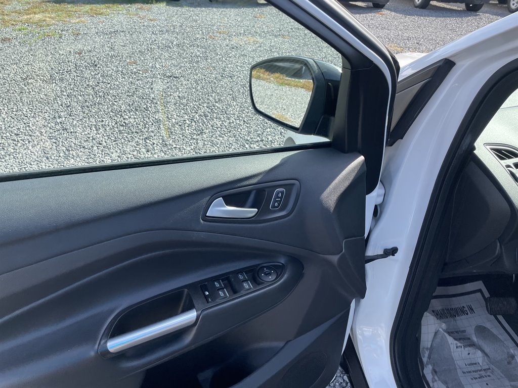 2017 Ford Escape SE photo