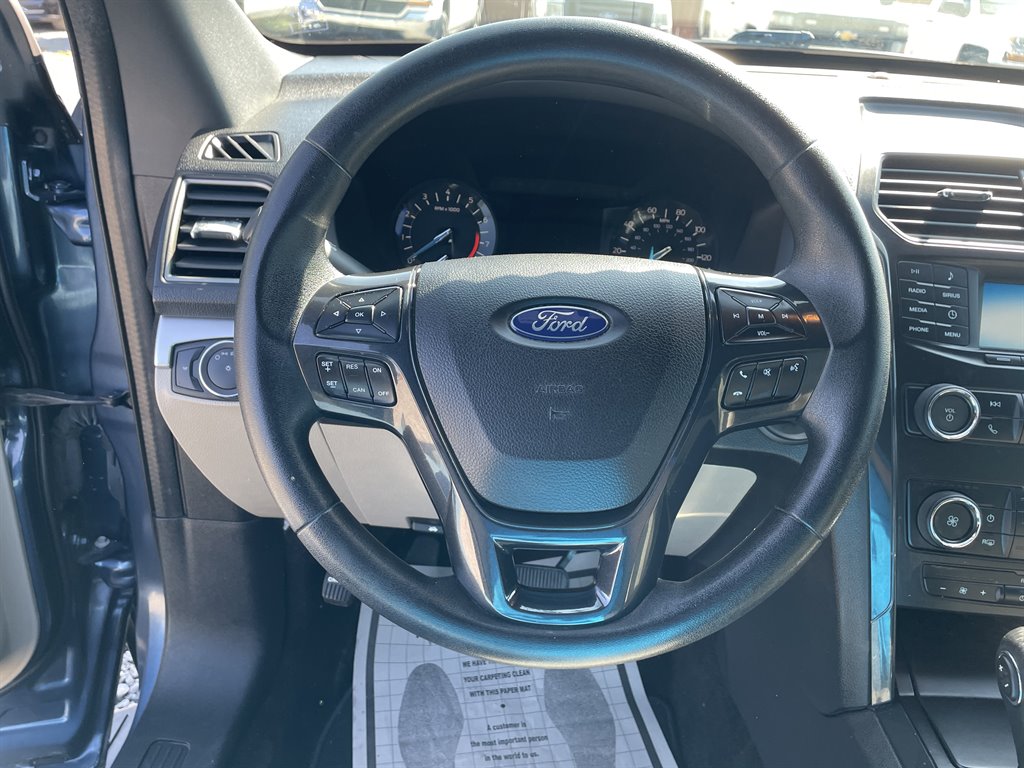 2018 Ford Explorer photo