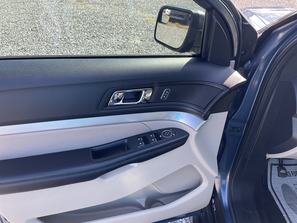 2018 Ford Explorer photo