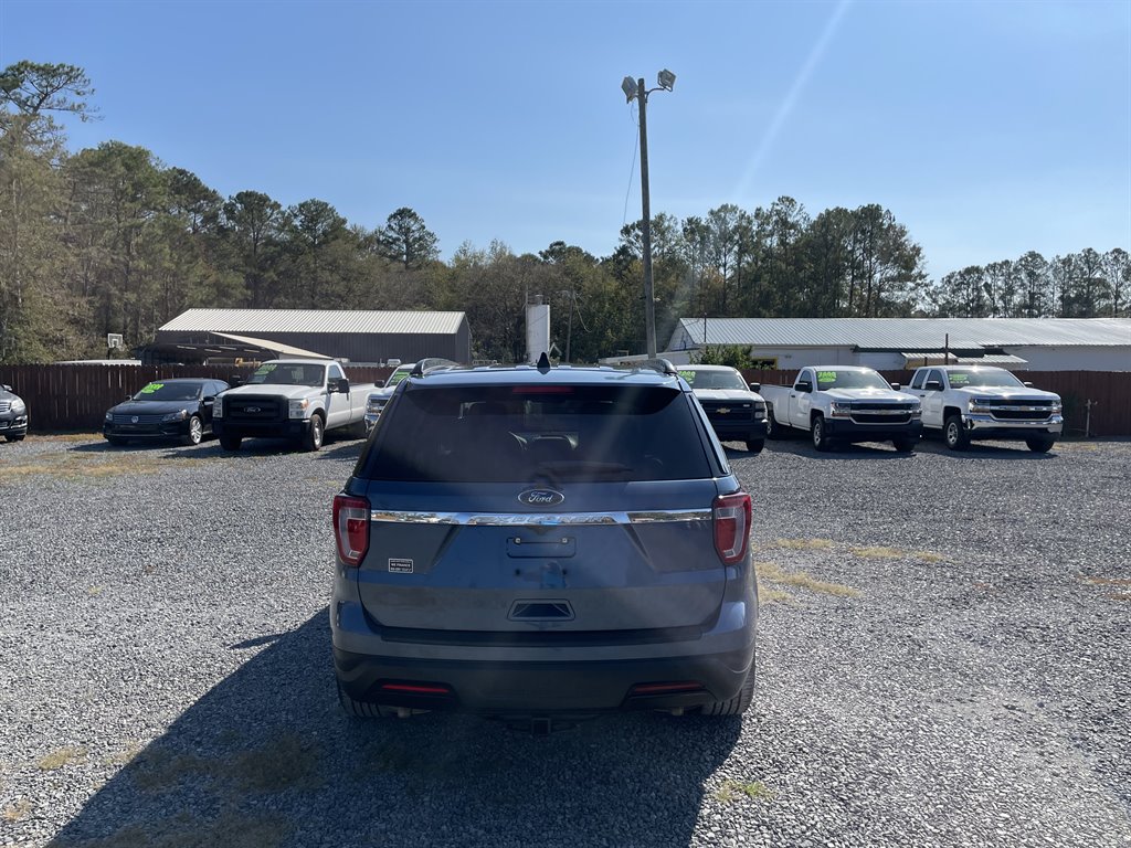 2018 Ford Explorer photo