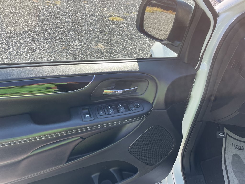 2020 Dodge Grand Caravan SXT photo