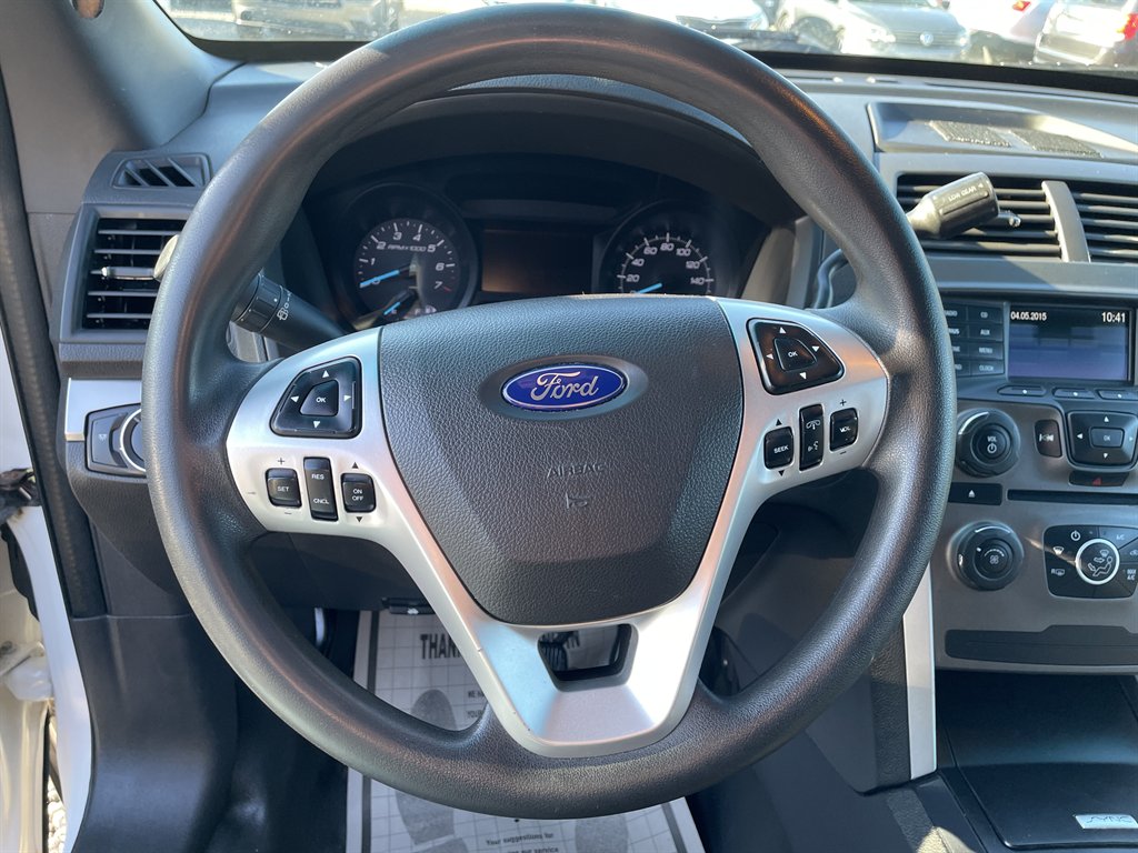 2015 Ford Explorer photo