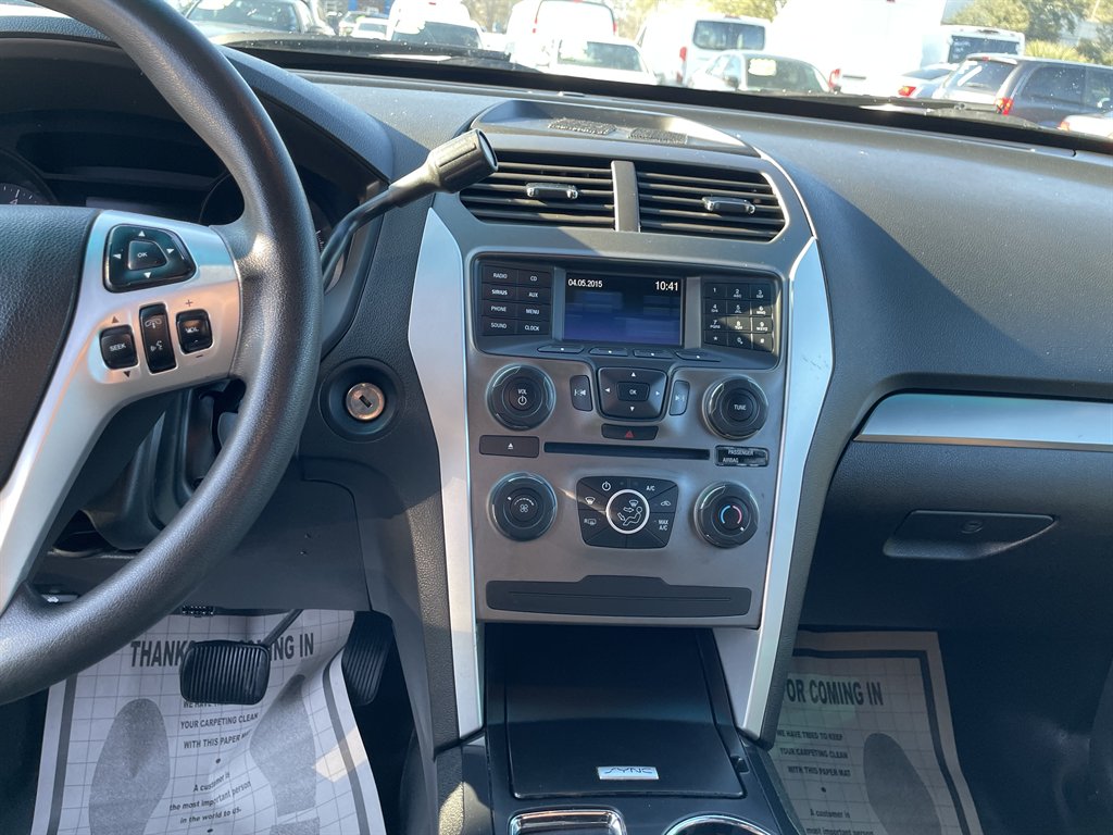 2015 Ford Explorer photo