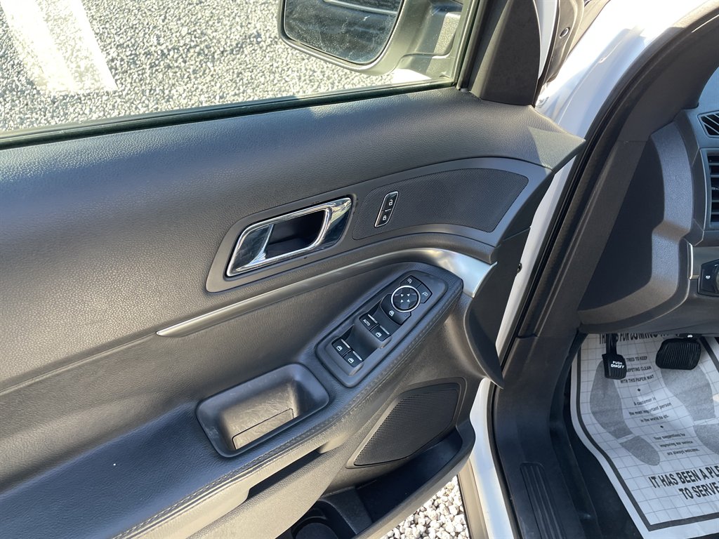 2015 Ford Explorer photo