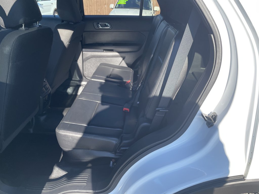 2016 Ford Explorer photo