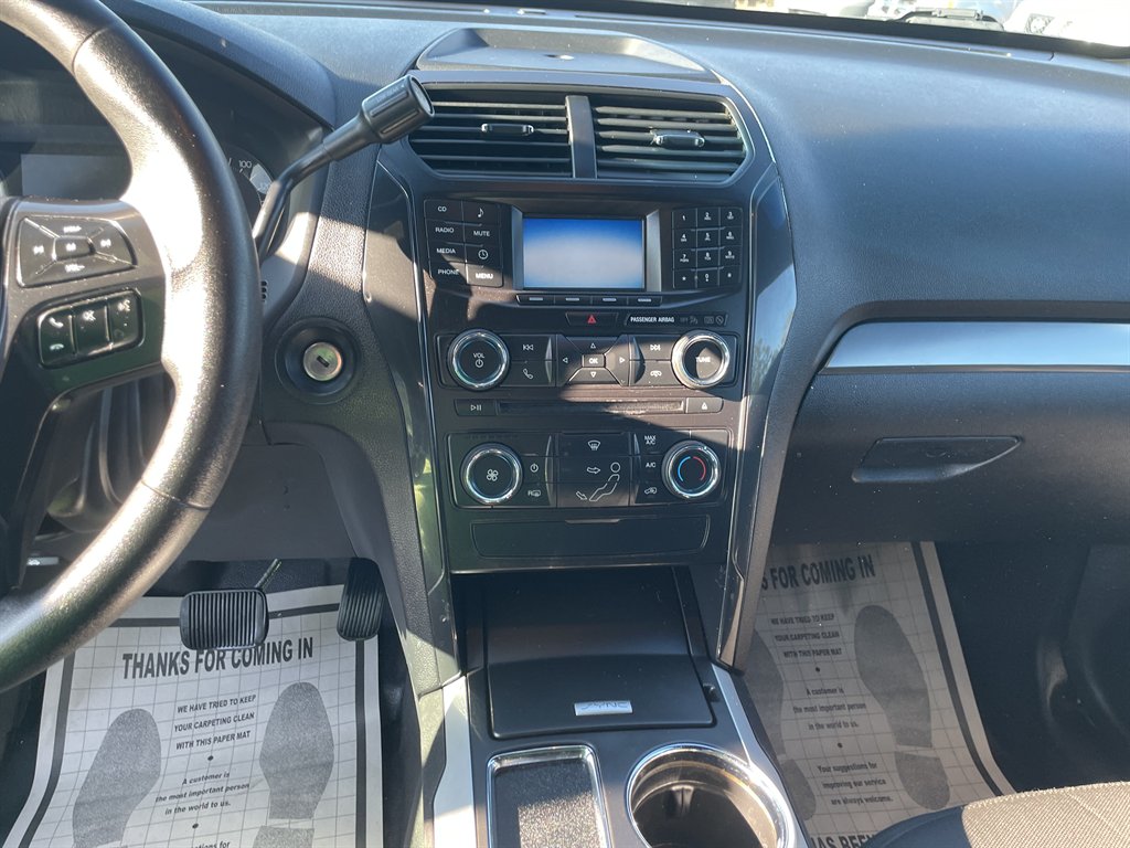 2016 Ford Explorer photo