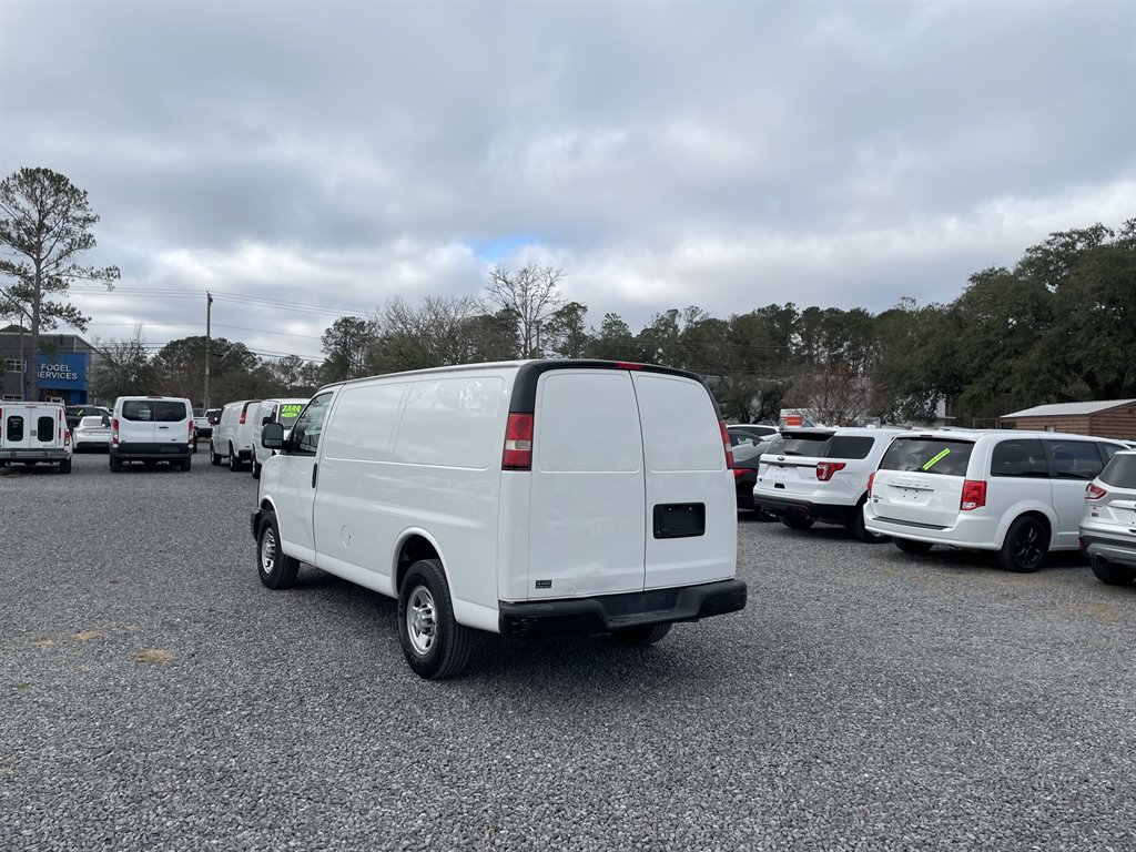 2016 Chevrolet G2500 Vans Express photo