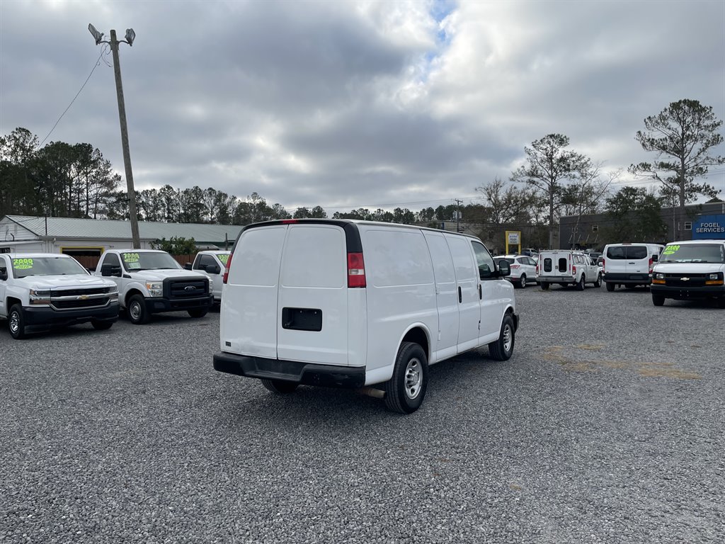 2016 Chevrolet G2500 Vans Express photo