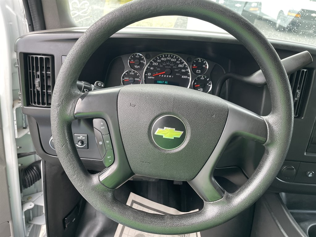 2016 Chevrolet G2500 Vans Express photo