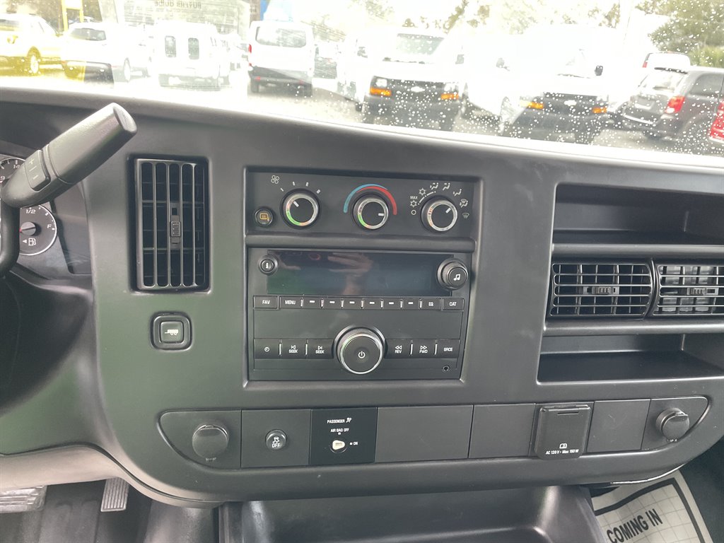 2016 Chevrolet G2500 Vans Express photo
