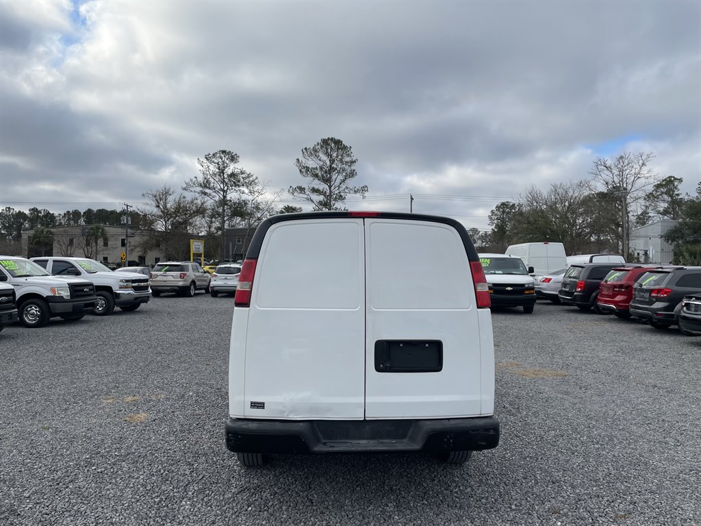 2016 Chevrolet G2500 Vans Express photo