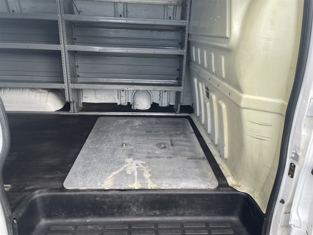 2016 Chevrolet G2500 Vans Express photo
