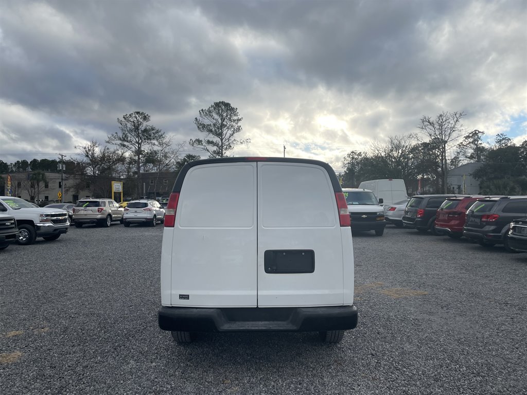 2016 Chevrolet G2500 Vans Express photo