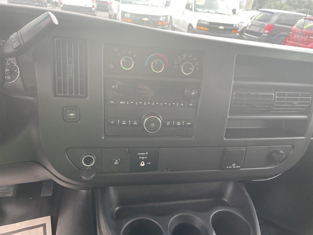 2016 Chevrolet G2500 Vans Express photo