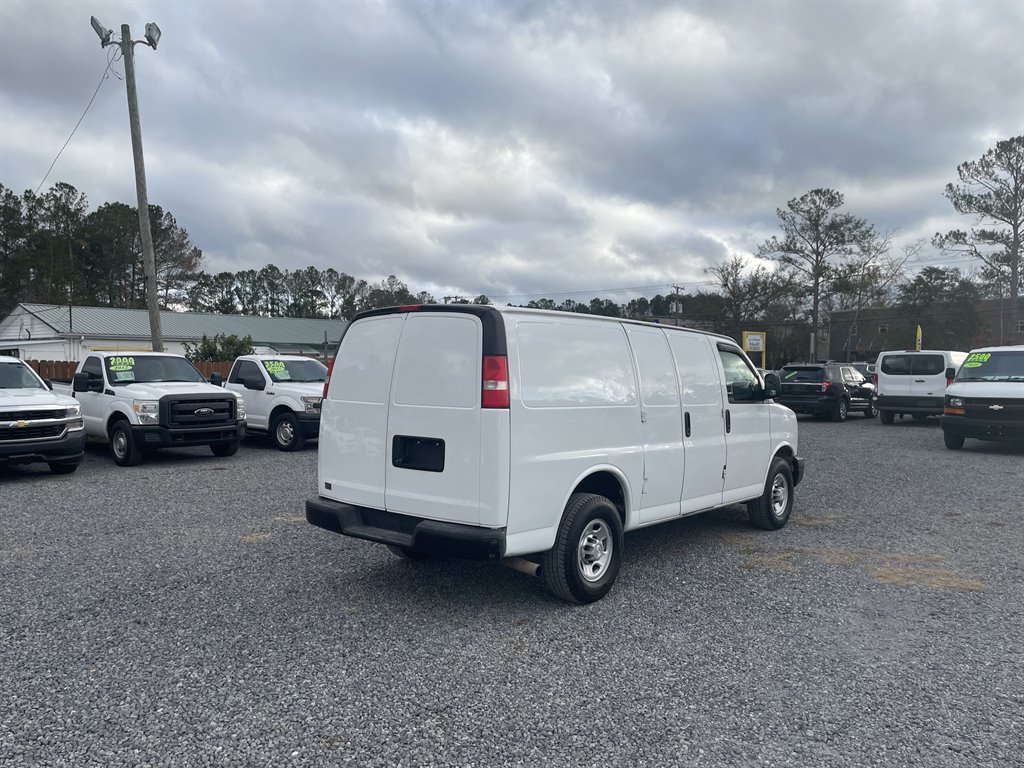 2016 Chevrolet G2500 Vans Express photo