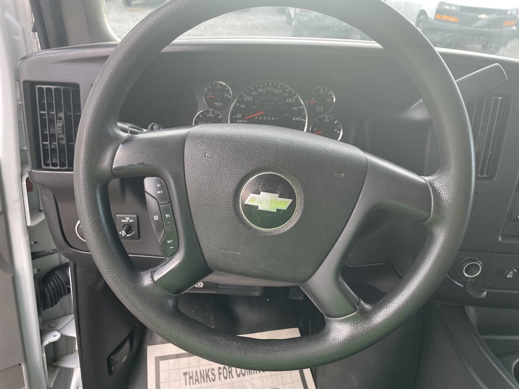 2016 Chevrolet G2500 Vans Express photo