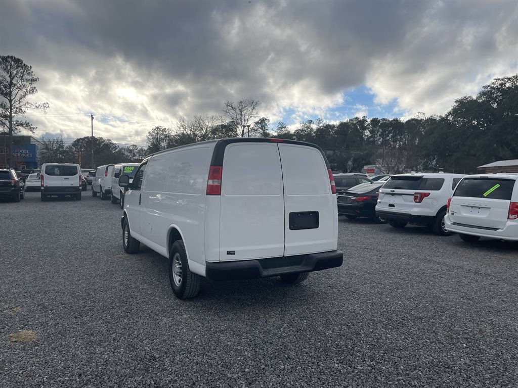 2016 Chevrolet G2500 Vans Express photo