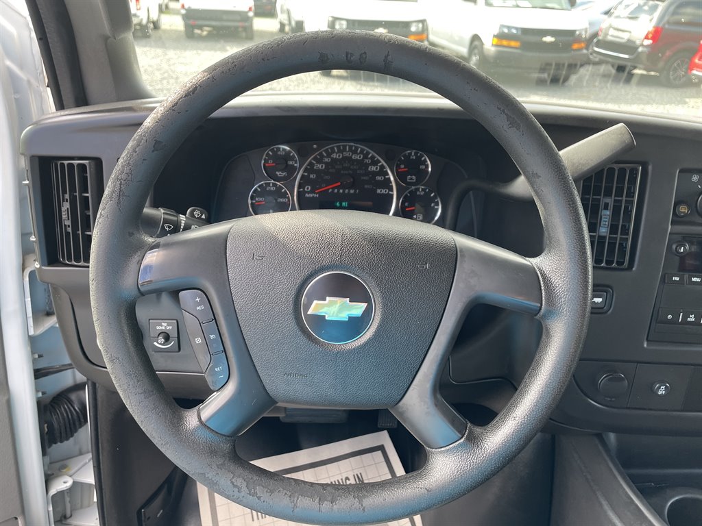 2016 Chevrolet G2500 Vans Express photo