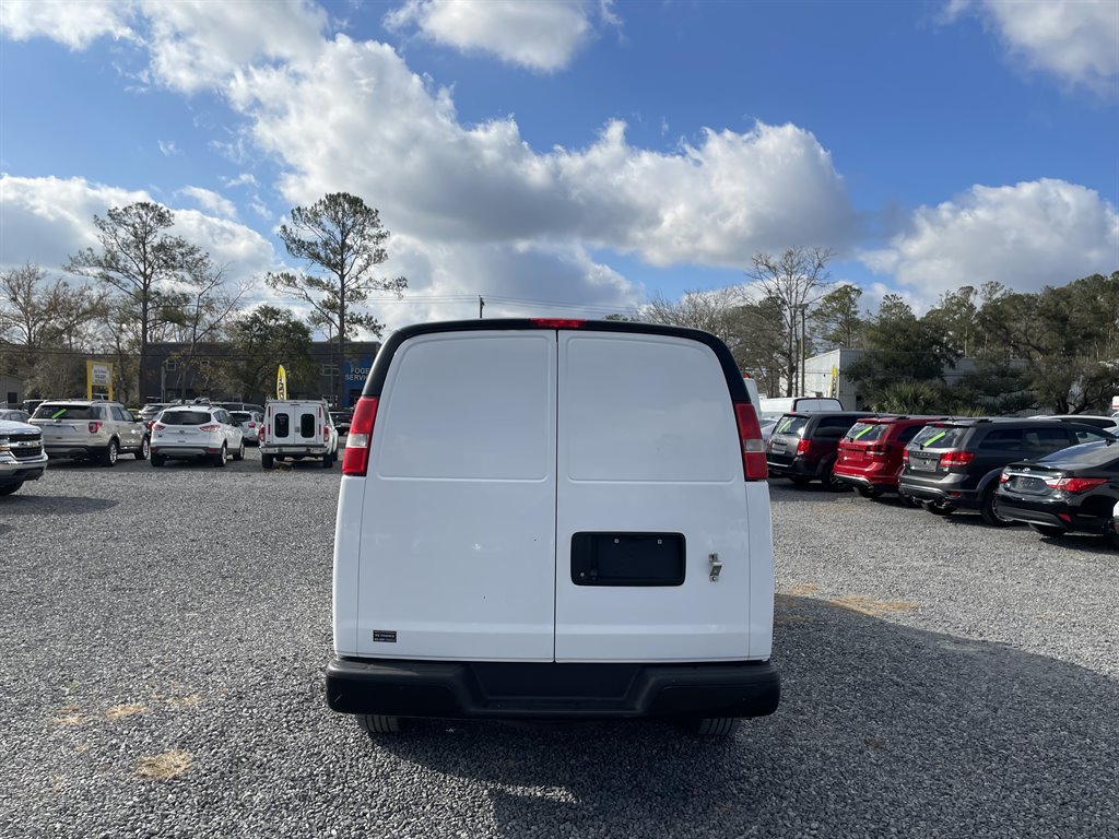 2016 Chevrolet G2500 Vans Express photo