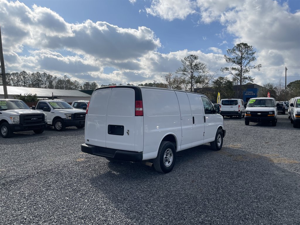 2016 Chevrolet G2500 Vans Express photo