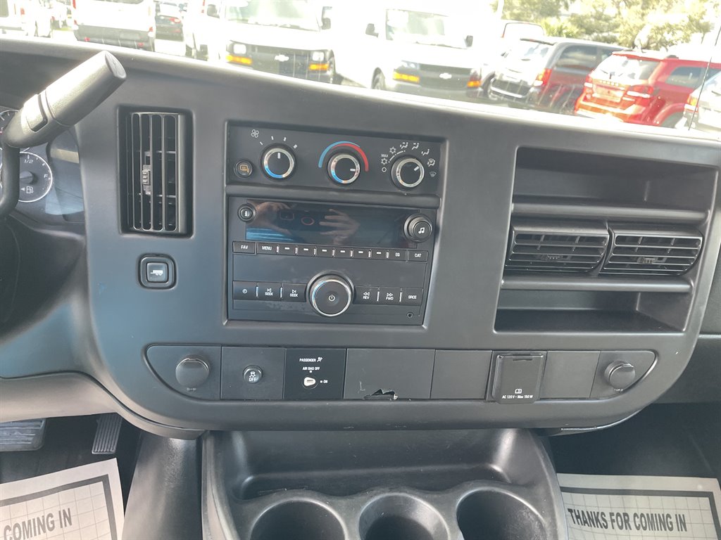 2016 Chevrolet G2500 Vans Express photo