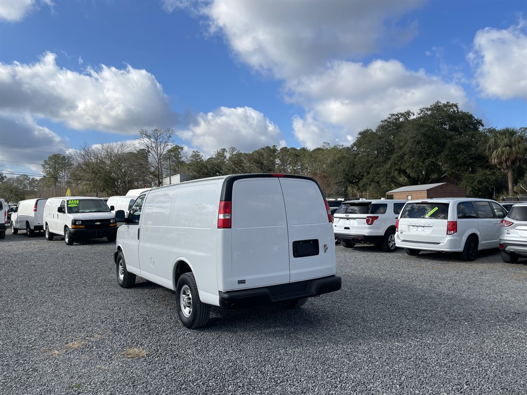 2016 Chevrolet G2500 Vans Express photo