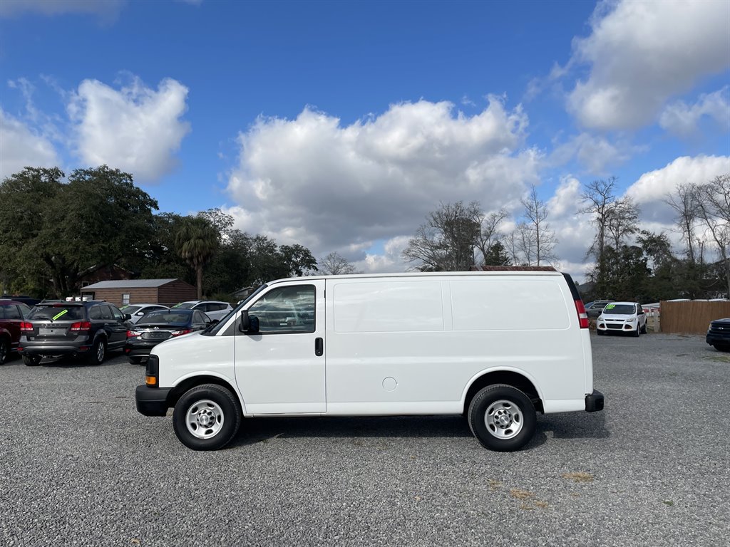 2016 Chevrolet G2500 Vans Express photo