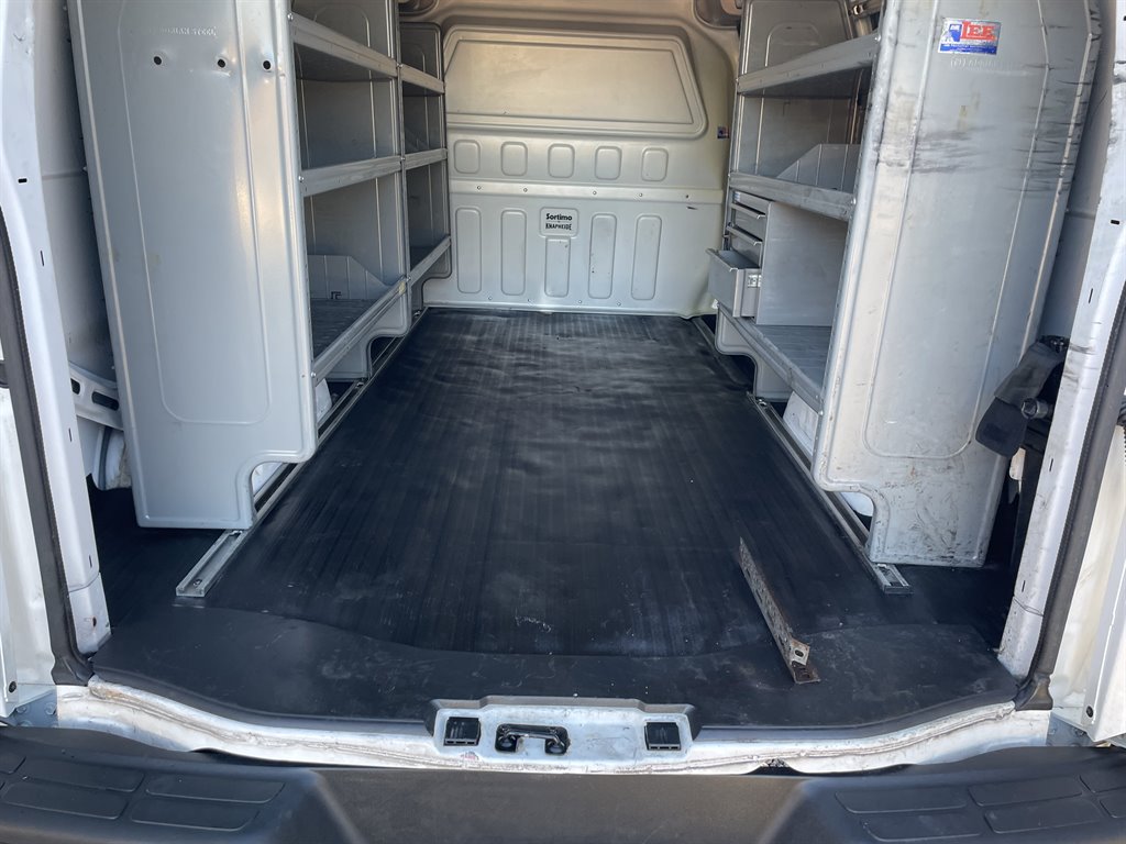 2016 Chevrolet G2500 Vans Express photo