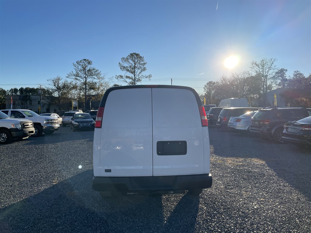 2016 Chevrolet G2500 Vans Express photo