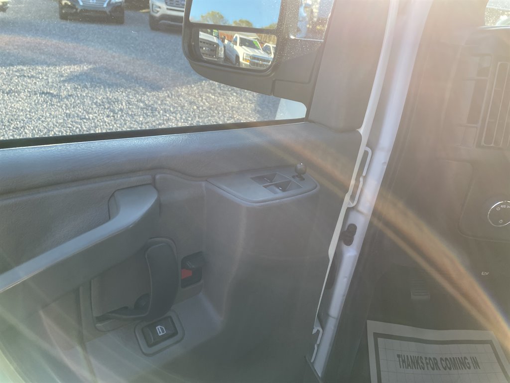 2016 Chevrolet G2500 Vans Express photo