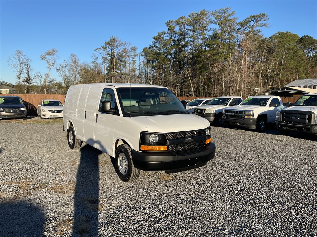 2016 Chevrolet G2500 Vans Express photo