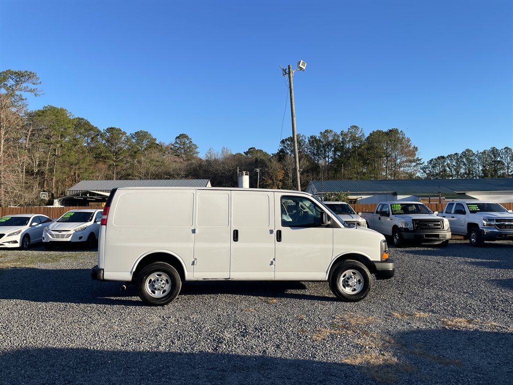 2016 Chevrolet G2500 Vans Express photo