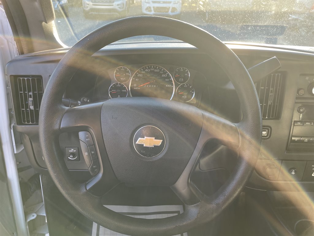 2016 Chevrolet G2500 Vans Express photo