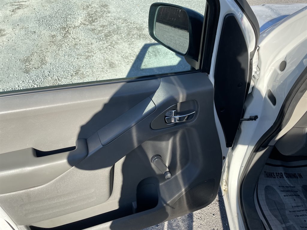 2016 Nissan Frontier S photo