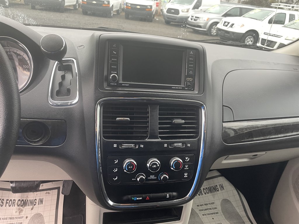 2019 Dodge Grand Caravan SE photo