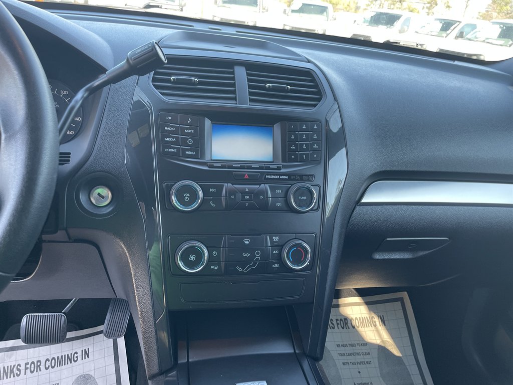 2019 Ford Explorer photo