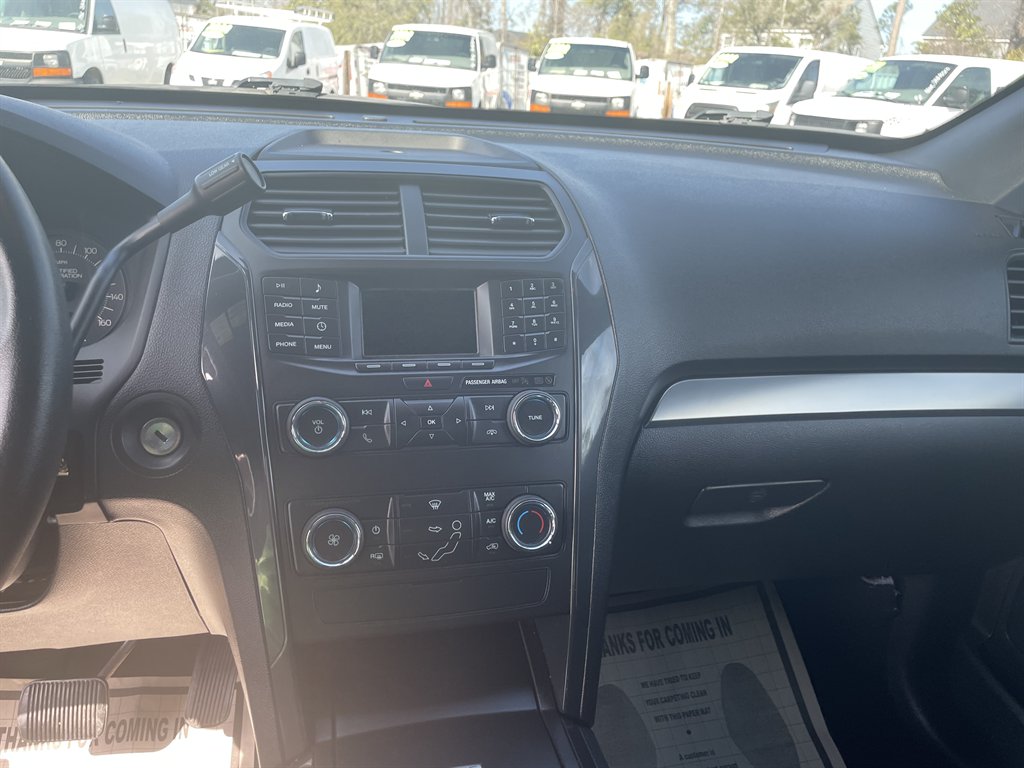 2019 Ford Explorer photo