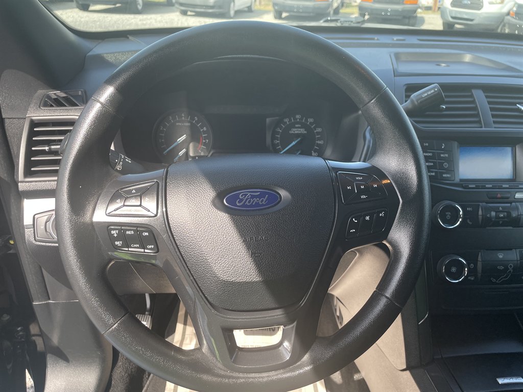 2019 Ford Explorer photo
